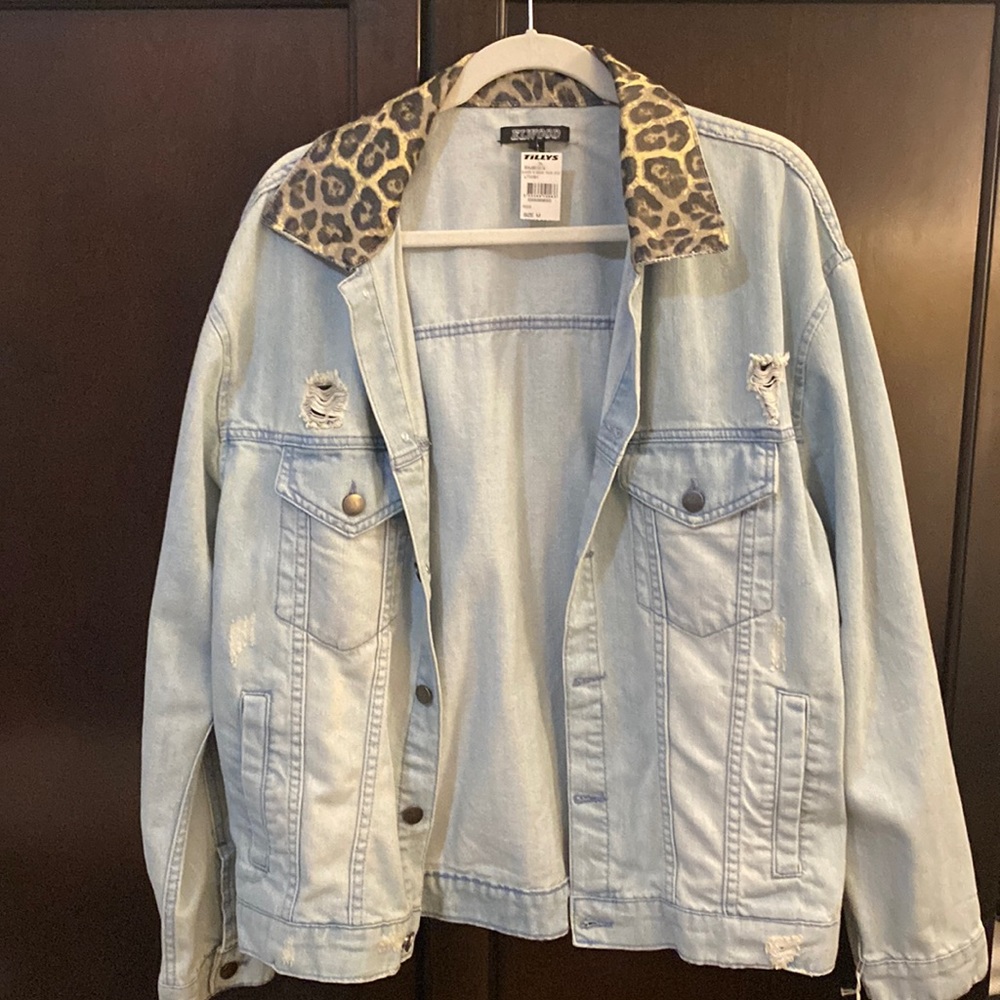 NWT Elwood safari Jean jacket size medium.